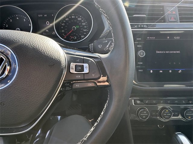 Used 2021 Volkswagen Tiguan SE image 28