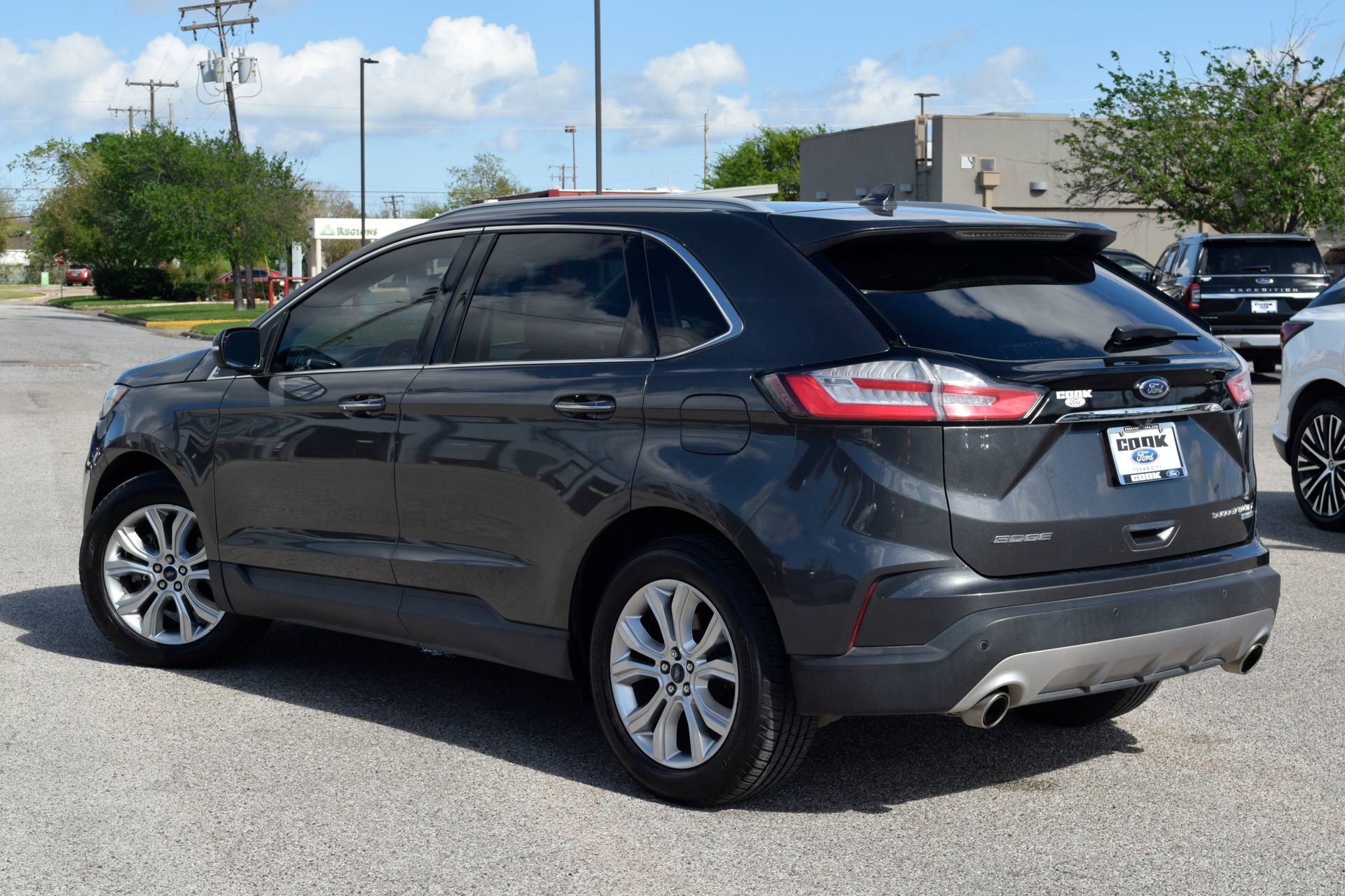 Certified 2020 Ford Edge Titanium image 4