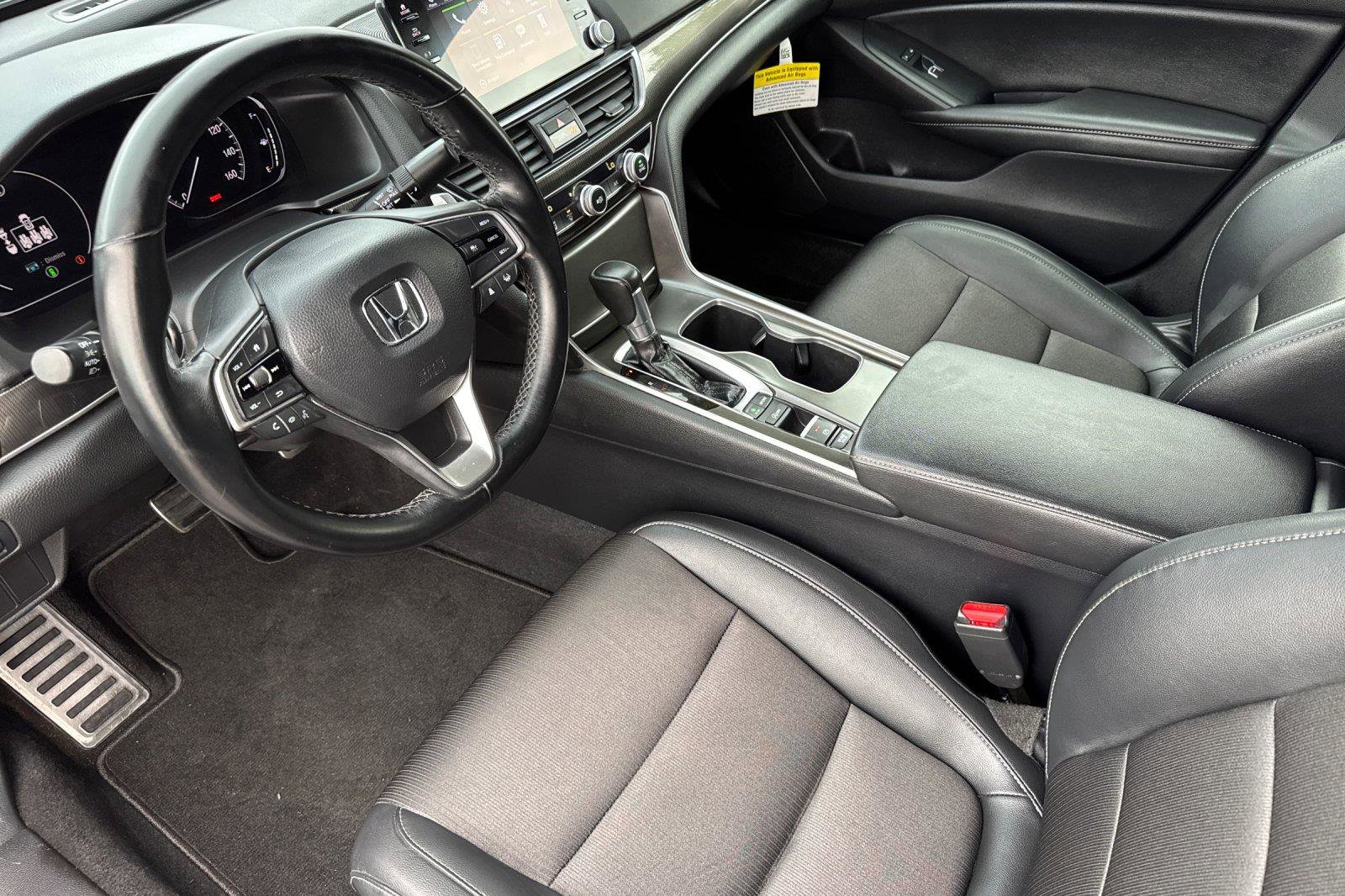 Used 2022 Honda Accord Sport image 2