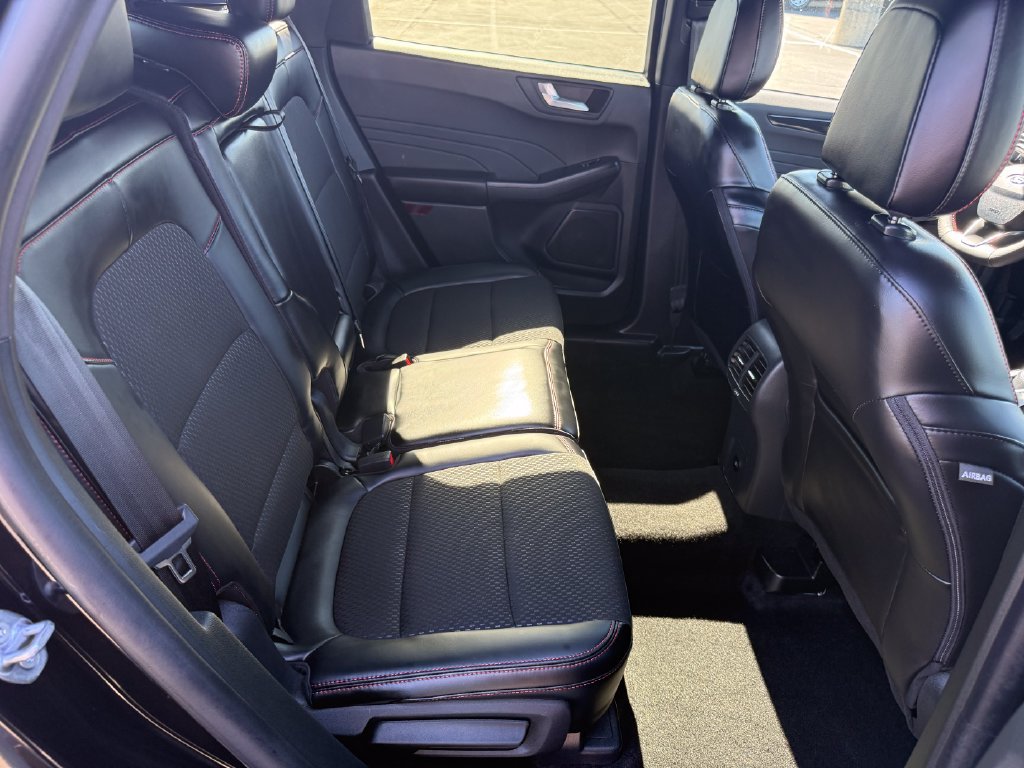 Certified 2025 Ford Escape ST-Line w/ Cold Weather Package FWD image 18