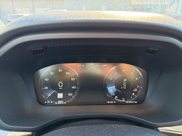 Used 2021 Volvo XC60 T5 Momentum w/ Premium Package image 10