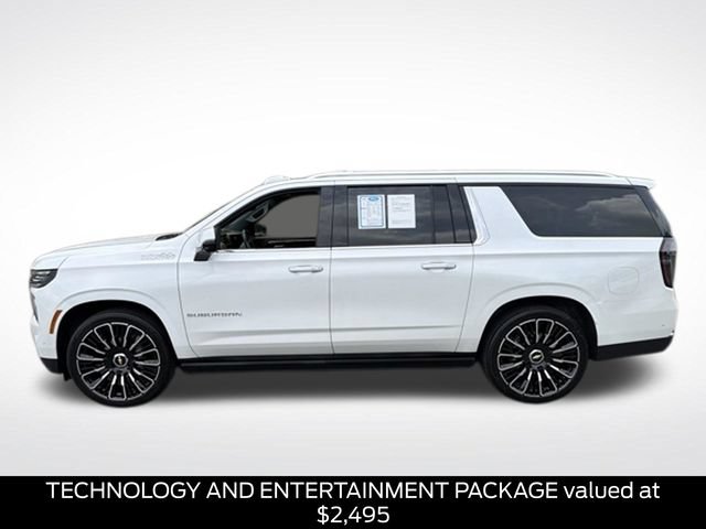 Used 2025 Chevrolet Suburban High Country AWD/4WD image 5