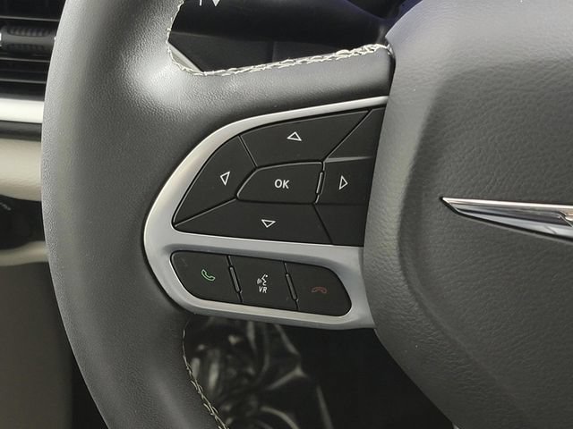 Used 2024 Chrysler Pacifica Touring-L FWD image 26