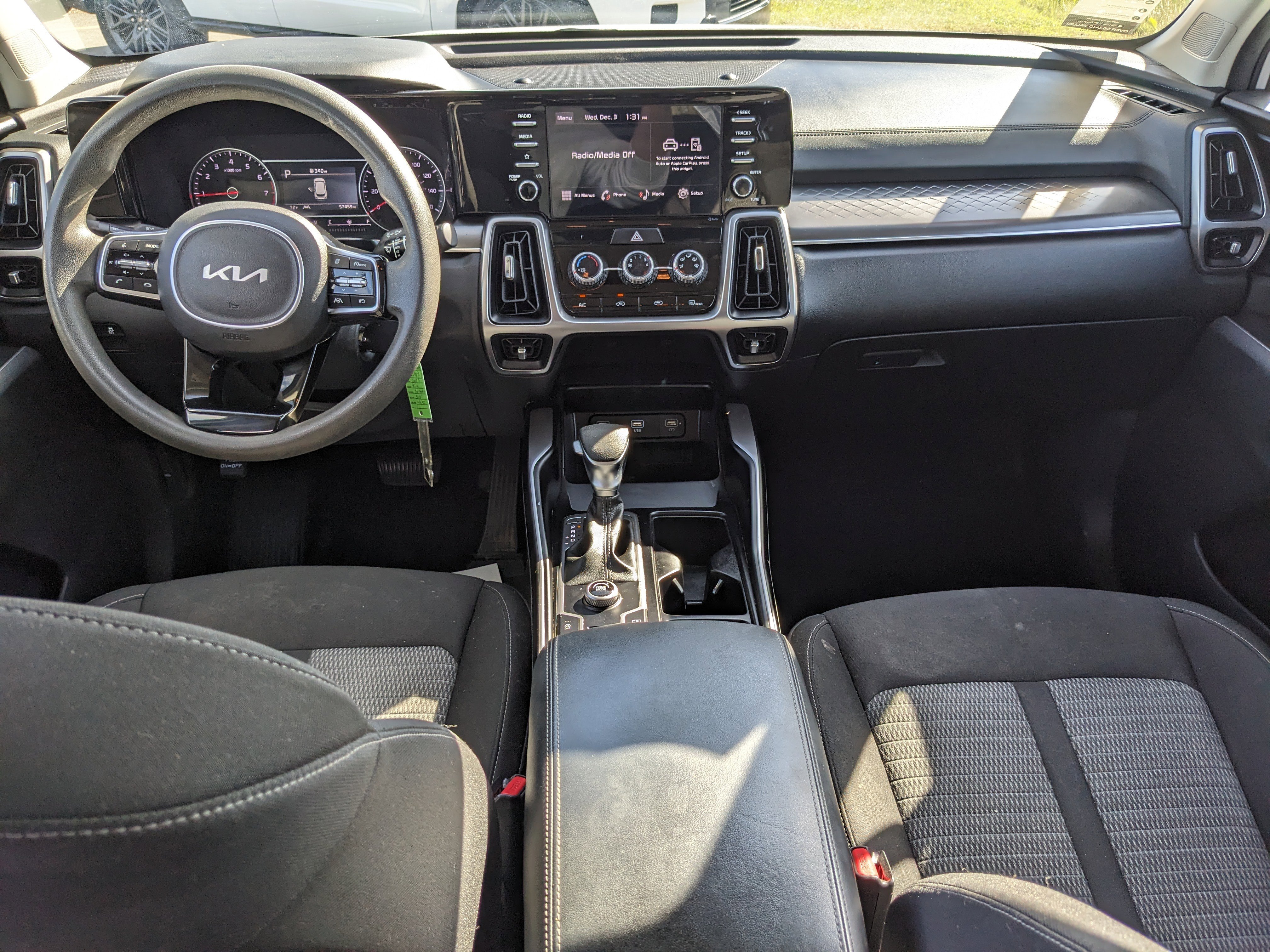 Used 2023 Kia Sorento LX image 13