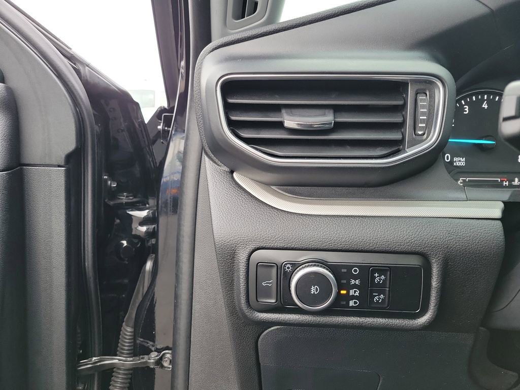 Certified 2023 Ford Explorer XLT w/ Equipment Group 202A image 21