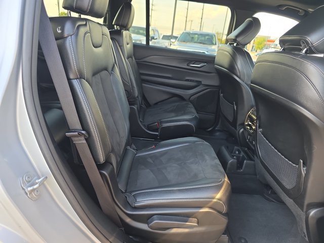 Used 2023 Jeep Grand Cherokee L Laredo AWD/4WD image 15