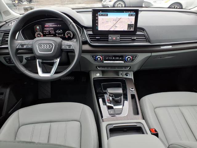 Used 2022 Audi Q5 2.0T Premium Plus w/ Premium Plus Package AWD/4WD image 6