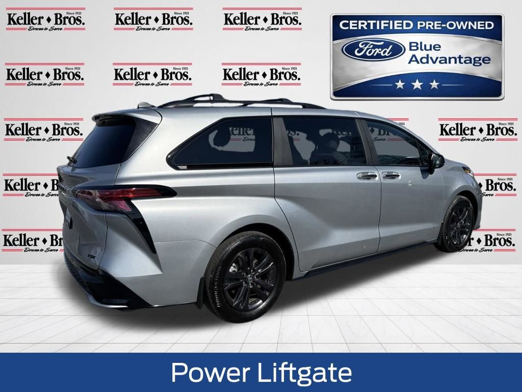 Used 2025 Toyota Sienna XSE w/ XSE Plus Package image 5