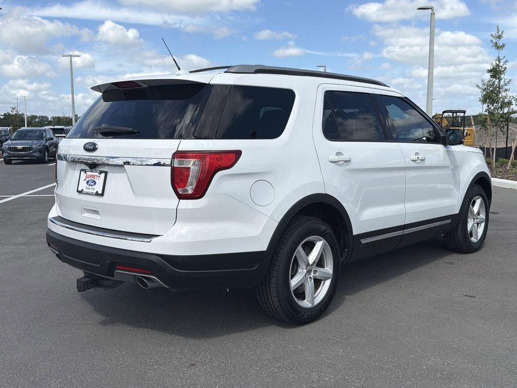 Certified 2018 Ford Explorer XLT w/ Equipment Group 202A image 4