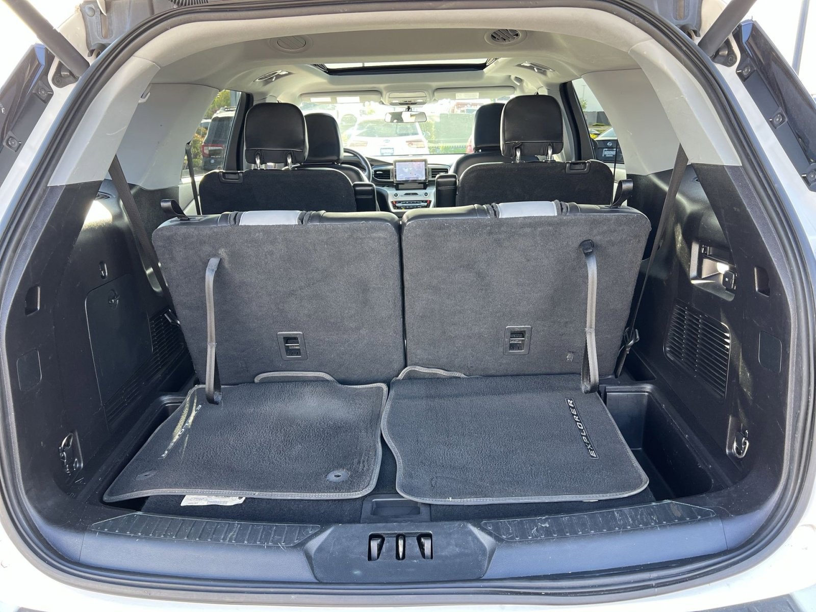 Certified 2021 Ford Explorer XLT w/ Equipment Group 202A AWD/4WD image 27