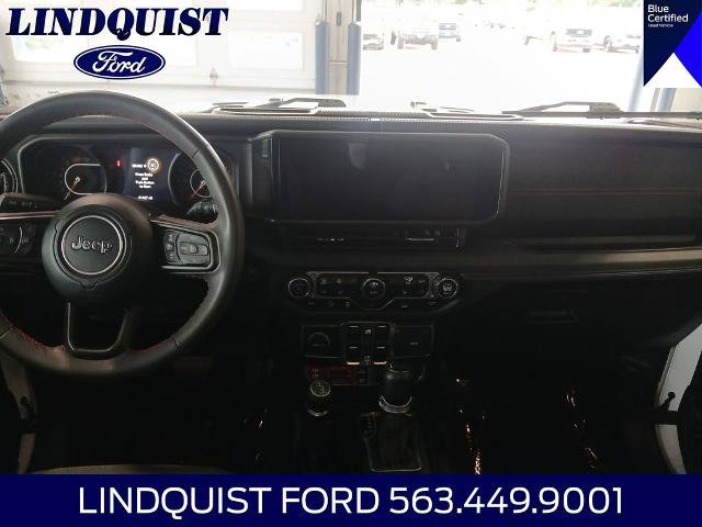 Used 2024 Jeep Wrangler Unlimited Rubicon w/ Technology Group AWD/4WD image 16