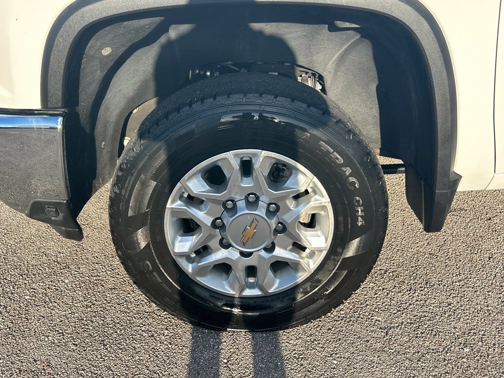 Used 2024 Chevrolet Silverado 2500 LT AWD/4WD image 21