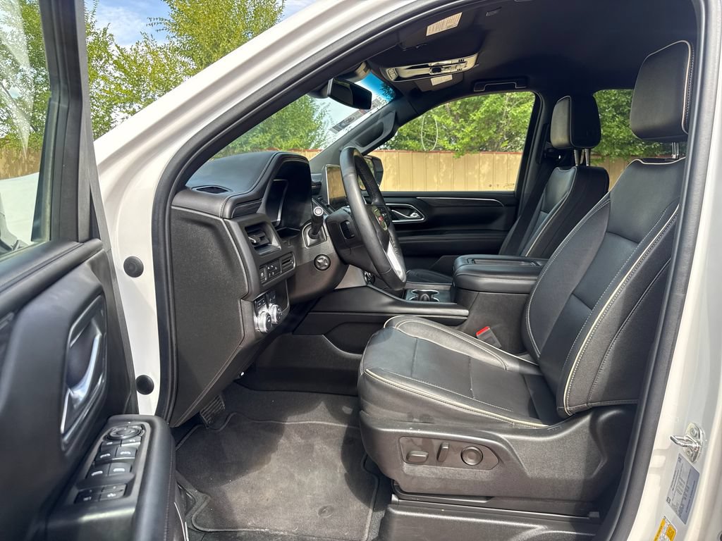 Used 2023 GMC Yukon SLT w/ SLT Luxury Package AWD/4WD image 12