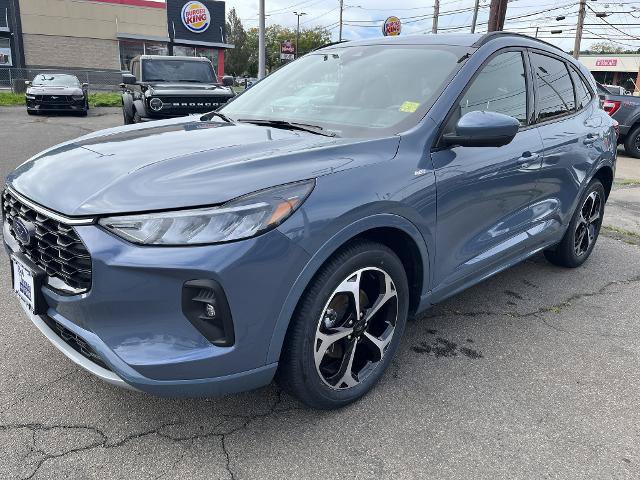 Certified 2023 Ford Escape ST-Line Select w/ Tech Pack #2 AWD/4WD image 4
