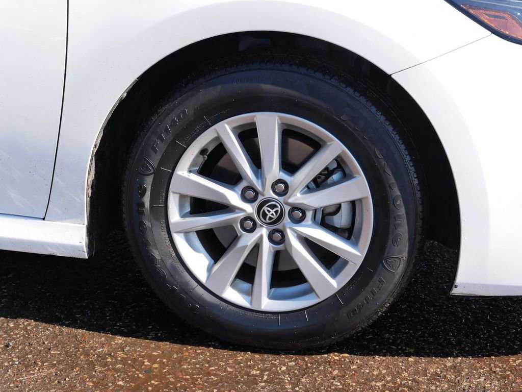 Used 2025 Toyota Camry LE image 7