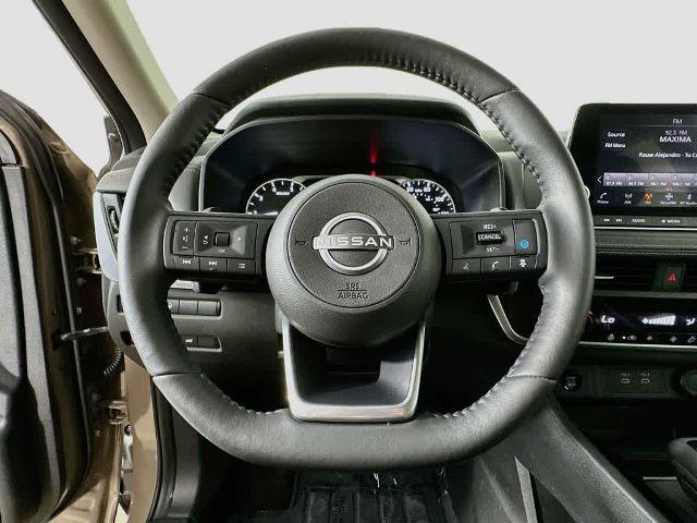 Used 2024 Nissan Rogue SV w/ SV Premium Package FWD image 16