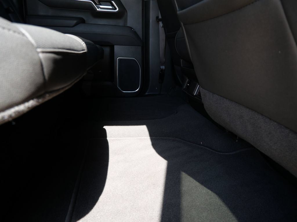 Used 2025 GMC Sierra 1500 SLT AWD/4WD image 16