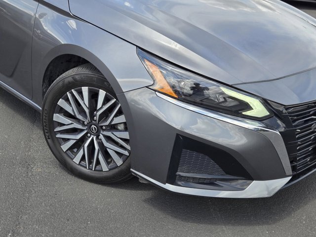 Used 2024 Nissan Altima 2.5 SV FWD image 9
