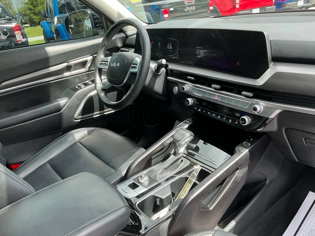 Used 2024 Kia Telluride S w/ S Sunroof Package FWD image 14