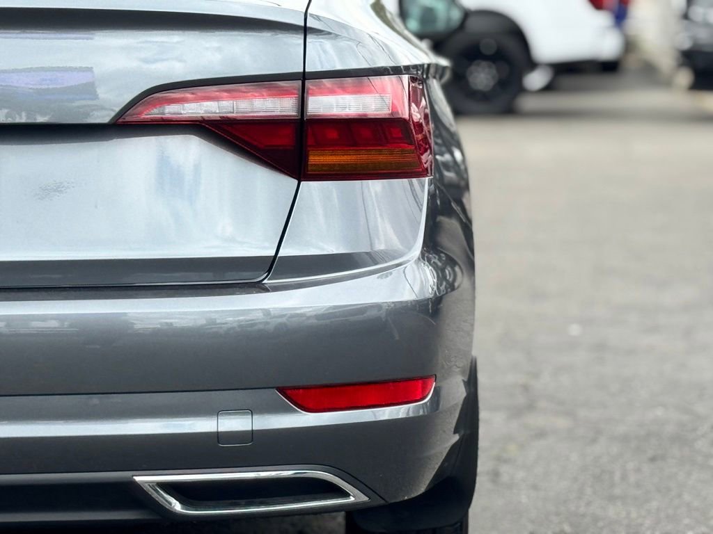 Used 2019 Volkswagen Jetta R-Line w/ R-Line Cold Weather Package FWD image 14
