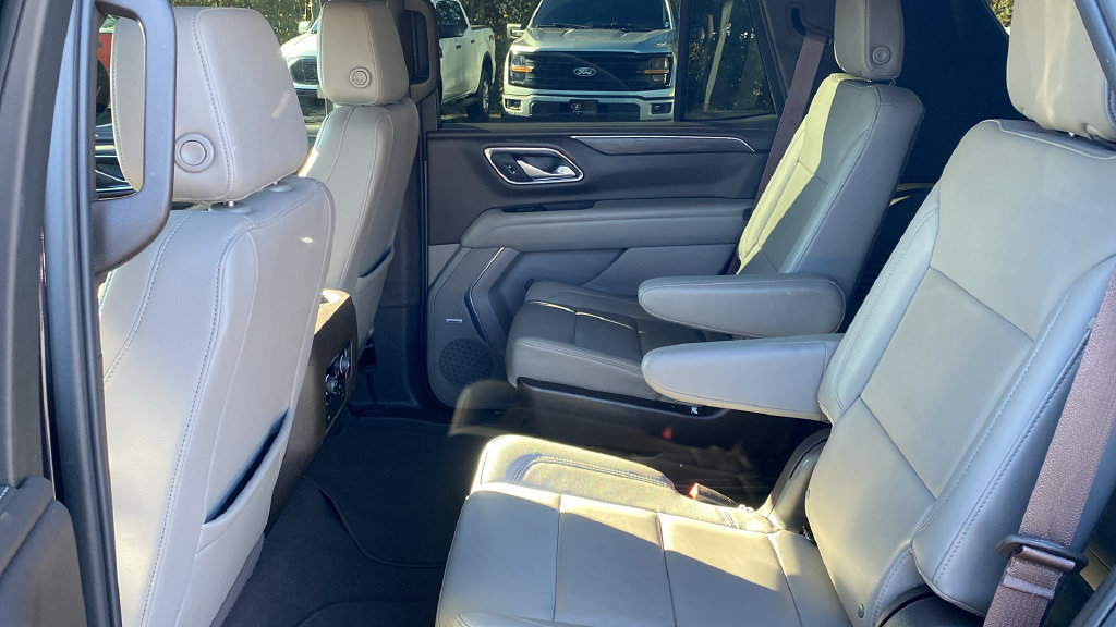 Used 2022 Chevrolet Tahoe LT w/ LT Signature Plus Package AWD/4WD image 14