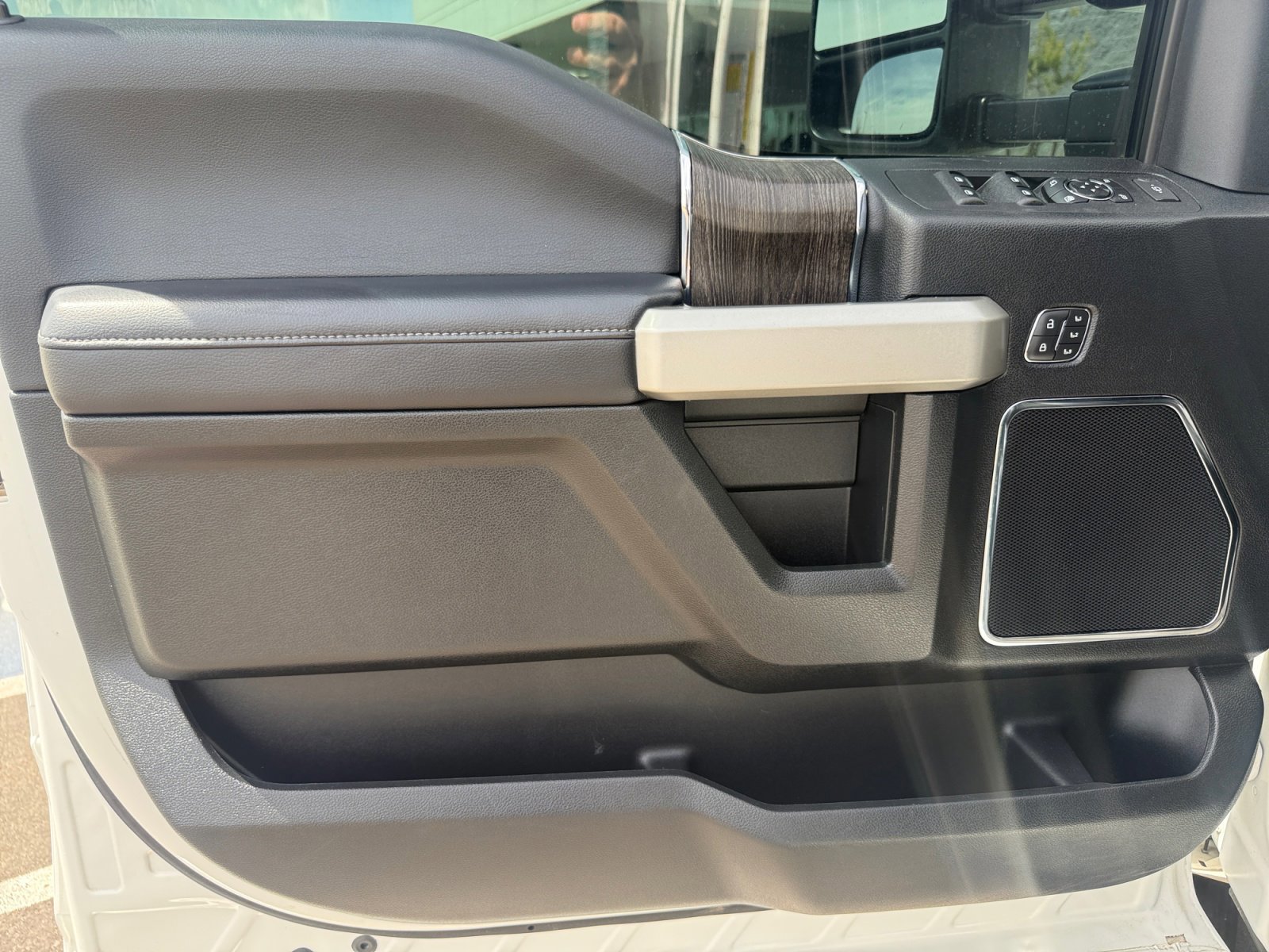 Certified 2021 Ford F450 Lariat w/ Lariat Ultimate Package image 14