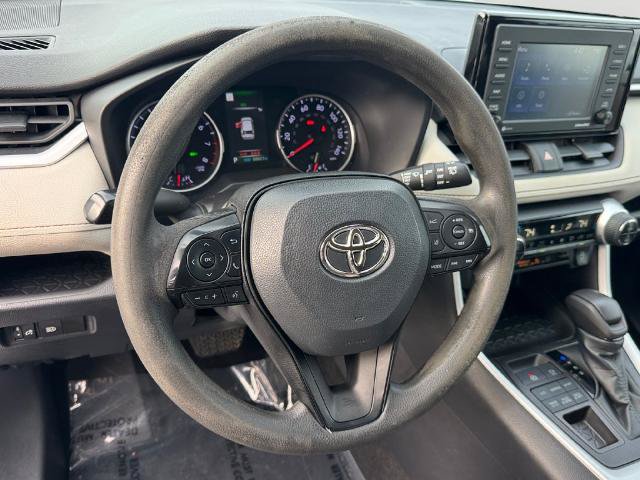 Used 2022 Toyota RAV4 XLE AWD/4WD image 16