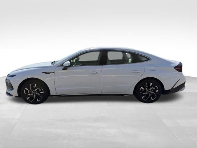 Used 2025 Hyundai Sonata SEL FWD image 6