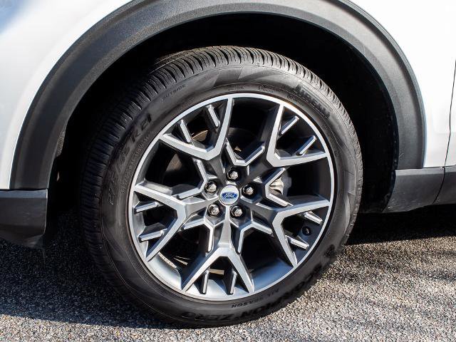 Certified 2025 Ford Explorer Platinum w/ Ultimate Package image 5