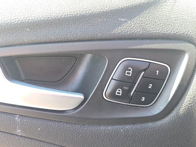 Certified 2019 Ford Escape Titanium AWD/4WD image 22