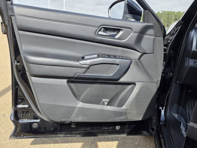 Used 2023 Nissan Pathfinder SL image 13