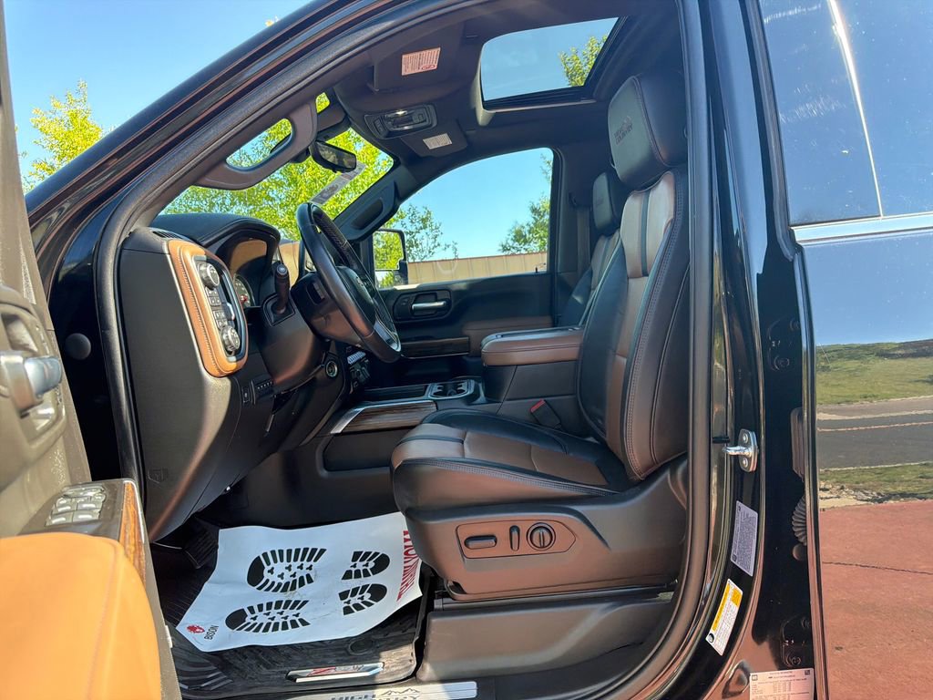 Used 2022 Chevrolet Silverado 2500 High Country w/ Technology Package AWD/4WD image 12