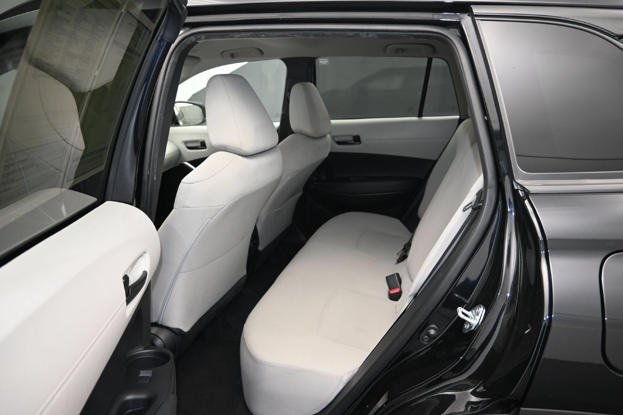 Used 2025 Toyota Corolla Cross LE FWD image 22