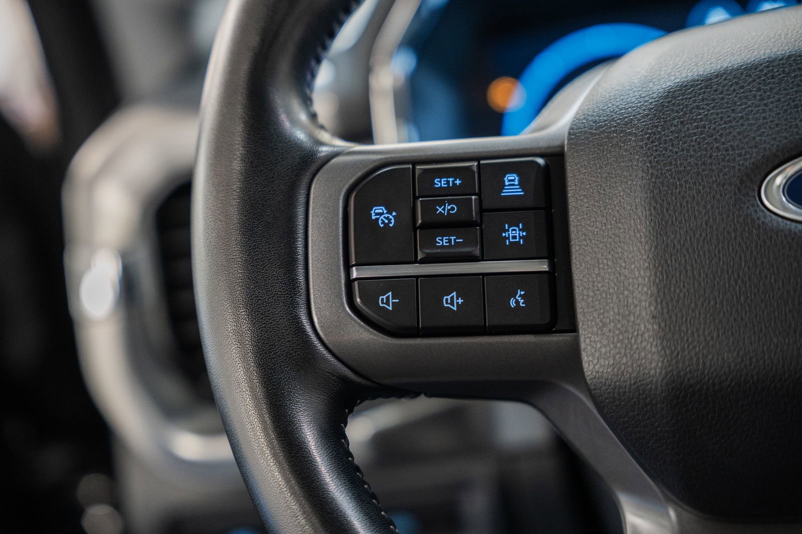 Certified 2022 Ford F150 Lariat w/ Equipment Group 502A High image 36