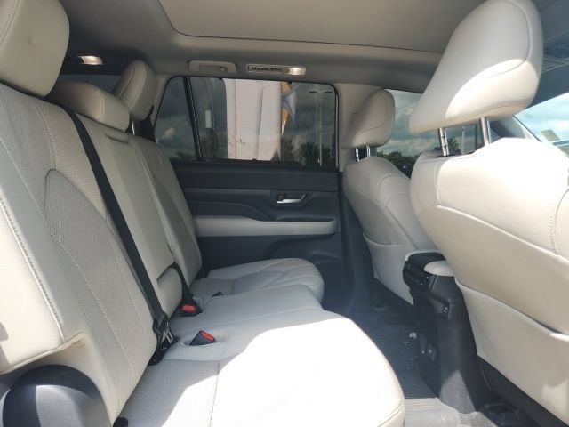 Used 2025 Toyota Grand Highlander FWD image 16