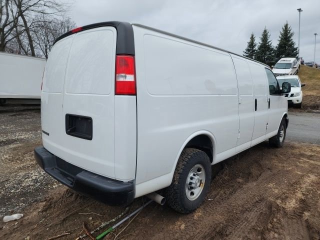 Used 2022 Chevrolet Express 3500 Extended w/ Driver Convenience Package image 3