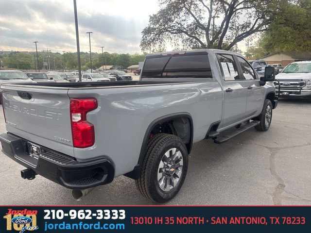 Used 2025 Chevrolet Silverado 2500 Custom w/ Custom Value Package image 4
