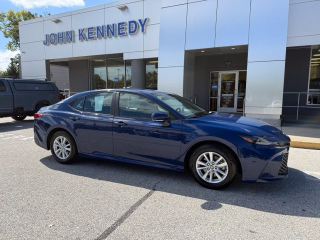 Used 2025 Toyota Camry LE FWD image 17