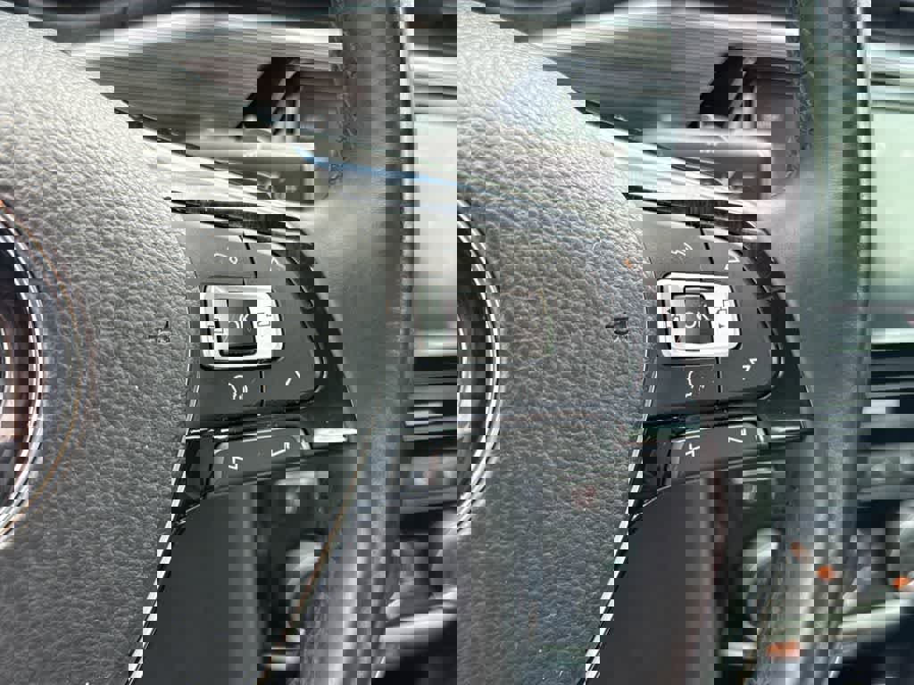 Used 2020 Volkswagen Passat 2.0T R-Line image 23