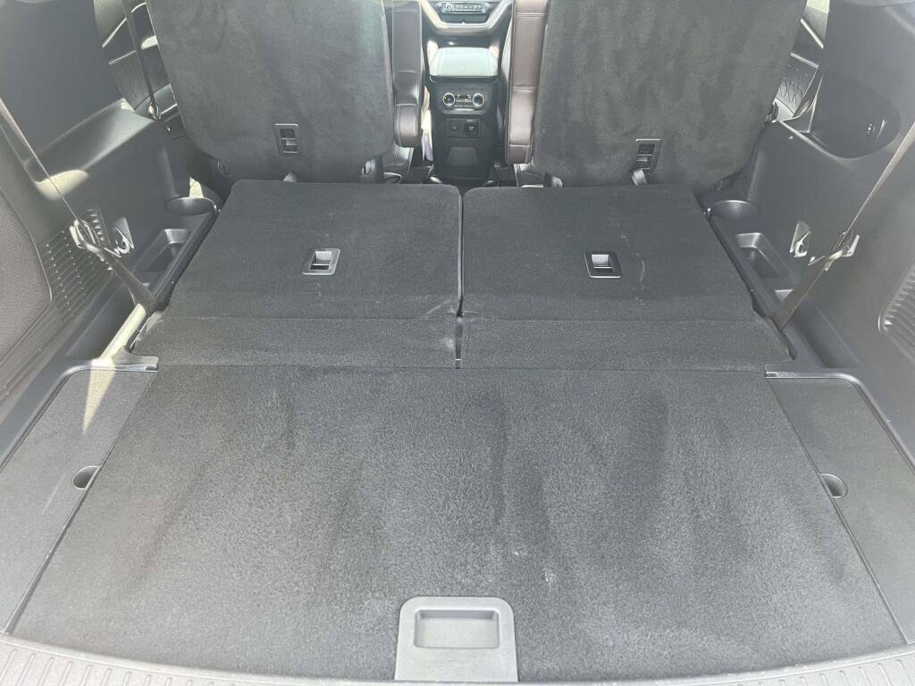 Certified 2025 Ford Explorer Platinum w/ LUX Leather Package AWD/4WD image 21
