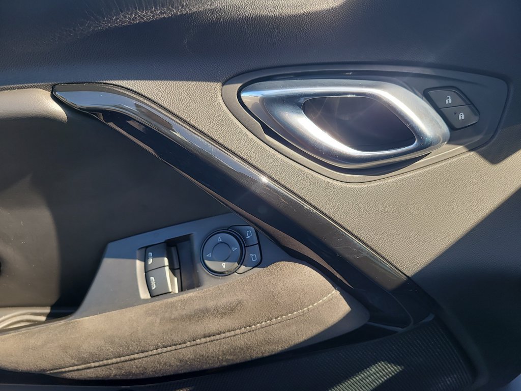 Used 2020 Chevrolet Camaro LT RWD image 10