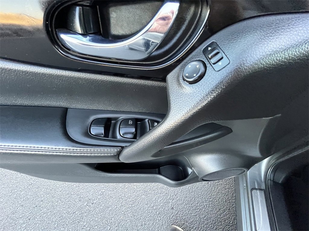 Used 2019 Nissan Rogue Sport SL w/ Premium Package image 19