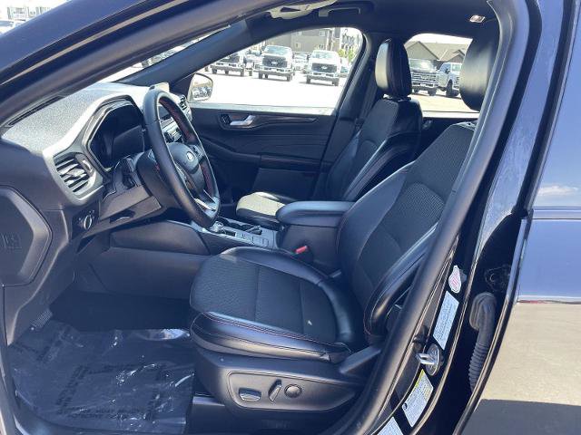 Certified 2025 Ford Escape ST-Line AWD/4WD image 17