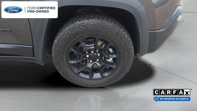 Used 2023 Jeep Cherokee Trailhawk w/ Trailer Tow Group AWD/4WD image 32