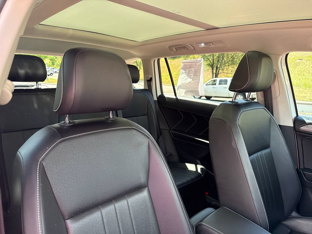 Used 2024 Volkswagen Tiguan SE w/ Panoramic Sunroof Package AWD/4WD image 33