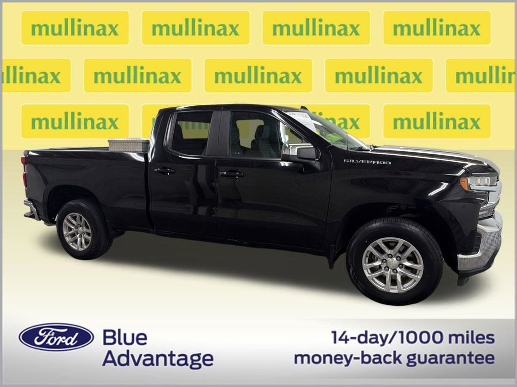 Used 2020 Chevrolet Silverado 1500 LT w/ All-Star Edition RWD image 3
