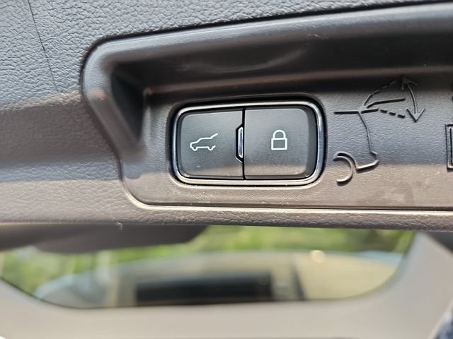 Certified 2025 Ford Explorer Active w/ Active Comfort Package RWD image 14