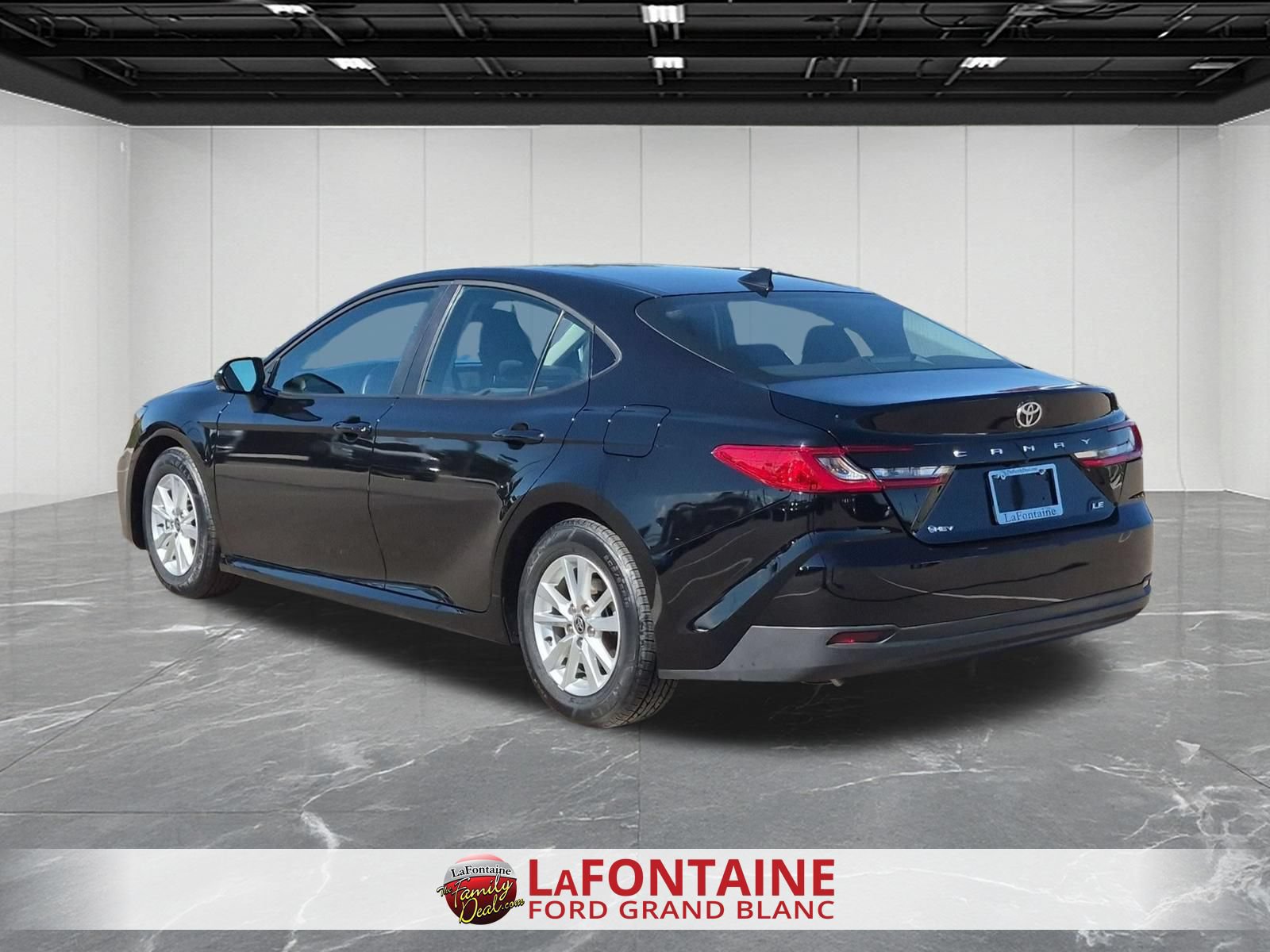 Used 2025 Toyota Camry LE FWD image 3