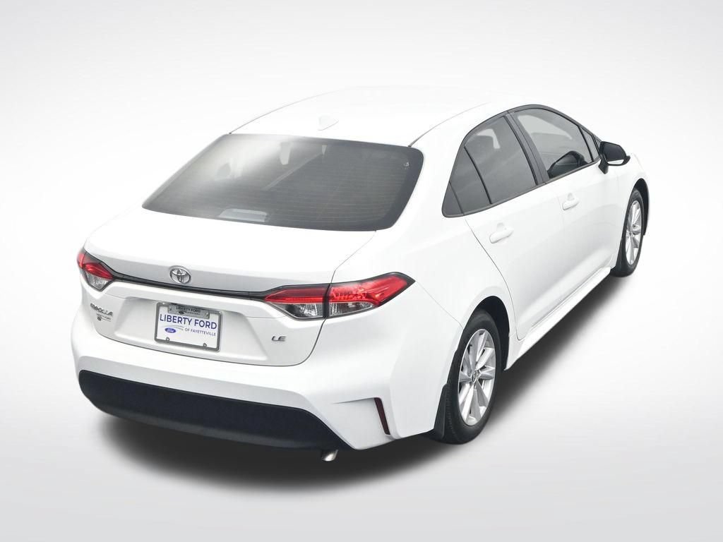 Used 2025 Toyota Corolla LE w/ LE Premium Package FWD image 28