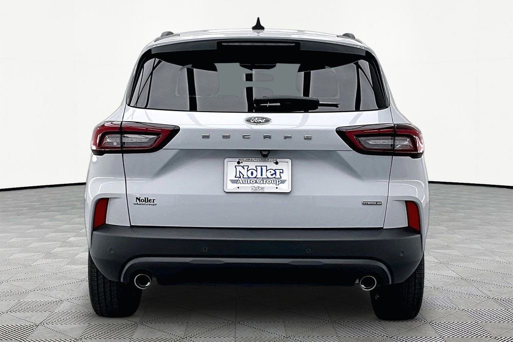 Certified 2025 Ford Escape ST-Line Select w/ Tech Pack #1 AWD/4WD image 4